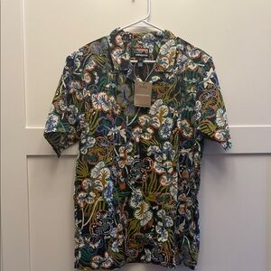 NWT Patagonia Men’s M Title Threads Camp Shirt Floral Print Button Front